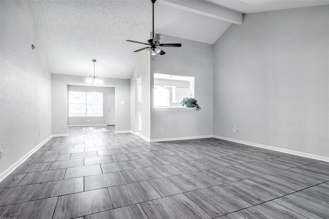Building Photo - 1007 Kensington Dr