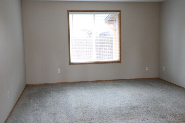 Building Photo - 17002 NE 19th Way