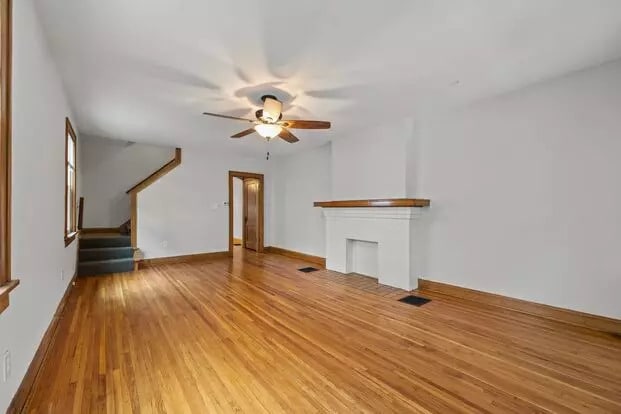 LIVING ROOM - 293 Olentangy St