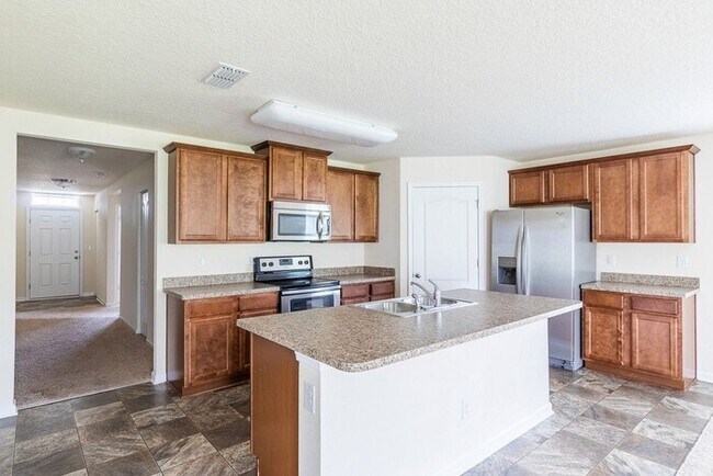 Foto del edificio - Open Floorplan- 4 Bedroom Home in Middleburg