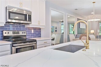 Building Photo - 14919 Edgewater Cir