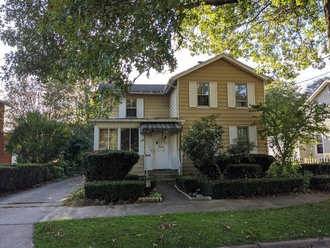 Building Photo - 131 Wadsworth Ave