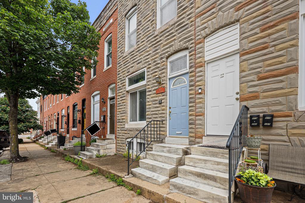 Primary Photo - 417 S Clinton St