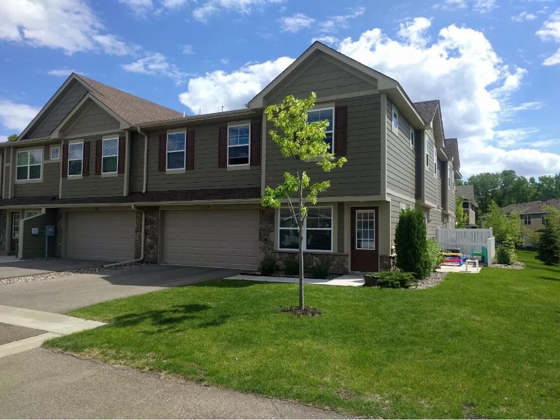 2155 Cedar Grove Trail, Eagan, MN 55122 Townhome Rentals in Eagan MN