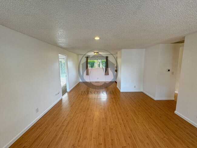 Foto del edificio - Move in ready