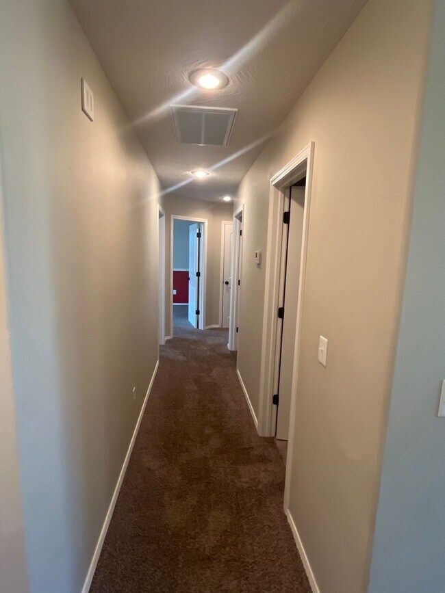 Building Photo - Sit Back, Relax. Your New home Awaits.