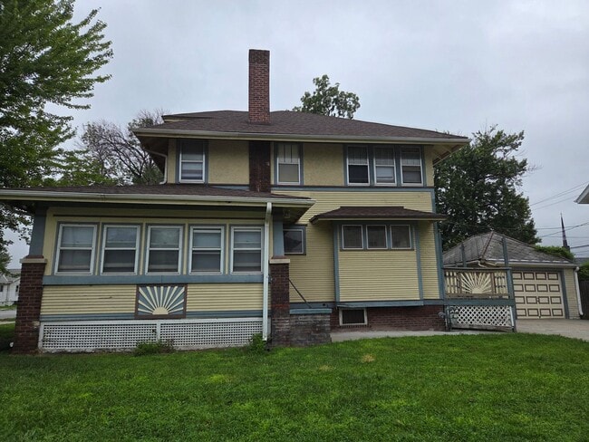 Building Photo - Beautiful 3-bedroom house available now