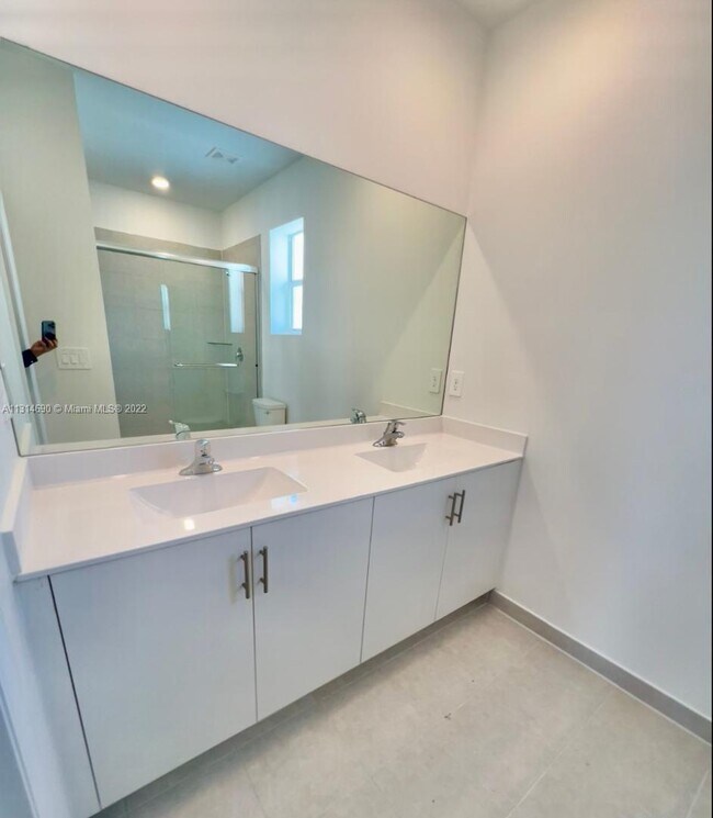 Building Photo - 21259 SW 127th   Miami Fl 33177