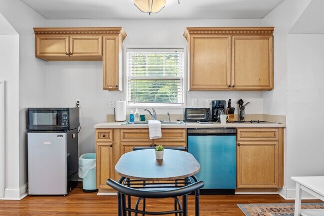 Building Photo - 1267 Atlantic Dr NW