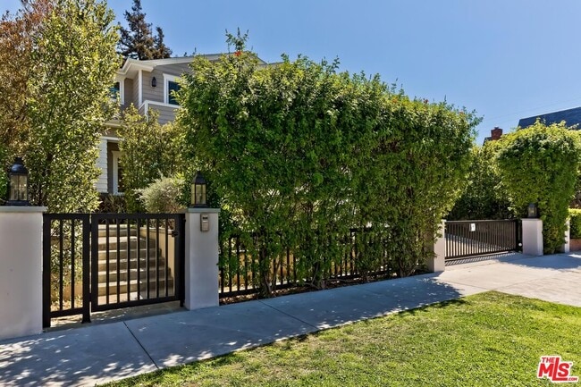 Building Photo - 4306 Forman Ave