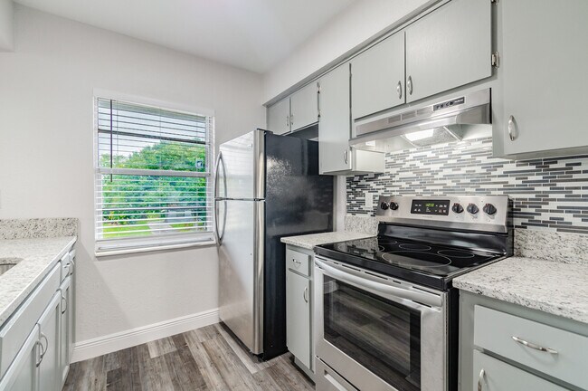 Foto del edificio - 8412 N Lois Ave