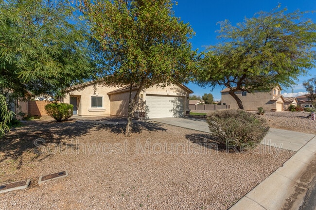 Building Photo - 4136 E Sierrita Rd