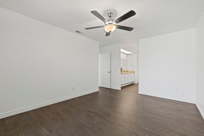 Foto del edificio - Updated 3 bedroom / 2 bathroom house