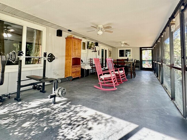 Foto del edificio - 13619 57th Pl N