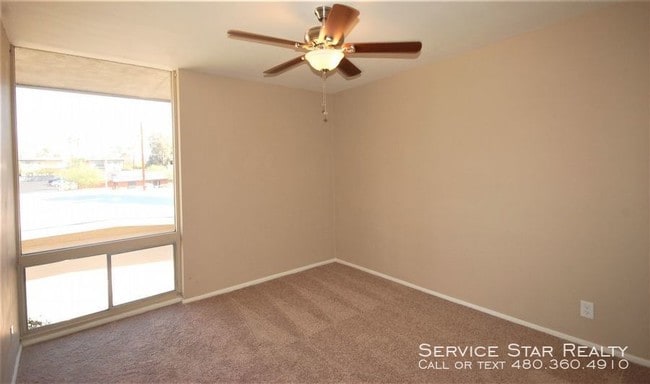 Building Photo - 3270 E Camelback Rd