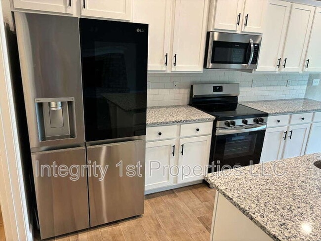 Foto del edificio - 7545 McCormick Dr