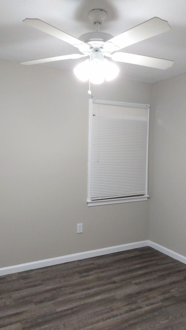 Foto del edificio - Charming 4 Bedroom Home with Carport in Memphis! - Open To Section 8