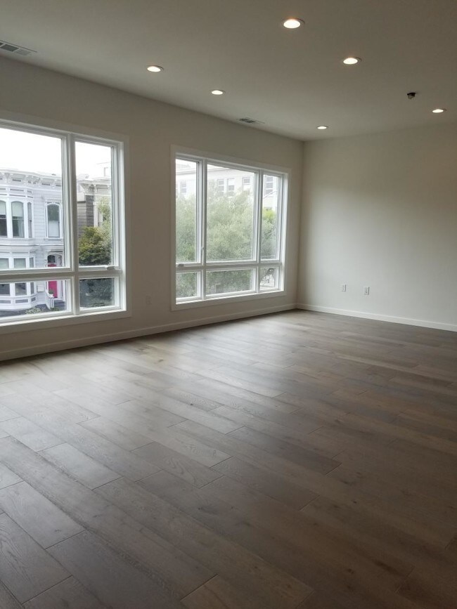 Building Photo - 3 bedroom in San Francisco CA 94115