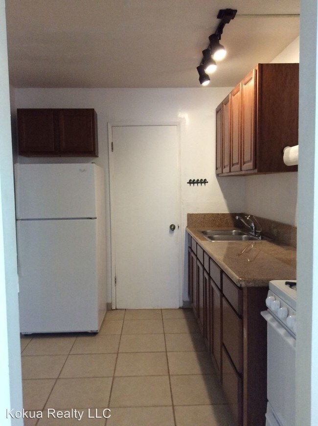 Building Photo - 2860 Liholani St