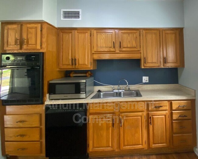 Building Photo - 1338 Peruvian Ln