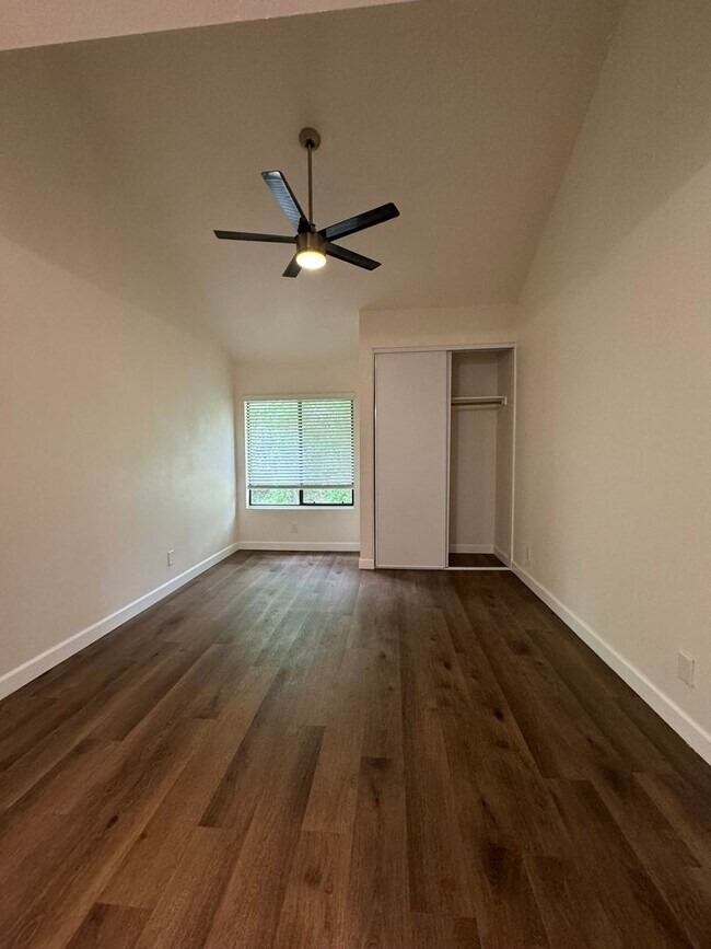 Foto del edificio - Modern 2 Bed, 2 Bath Condo with Loft in Or...