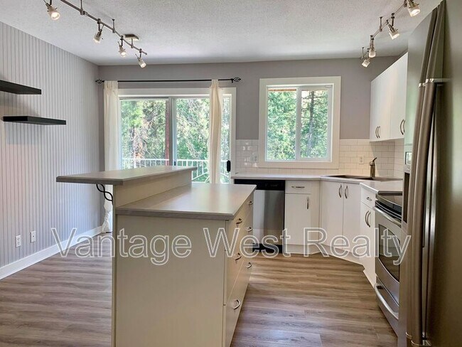 Building Photo - 3125 Coventry Crescent