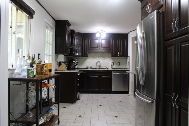 Foto del edificio - 5 Cheryl Ave