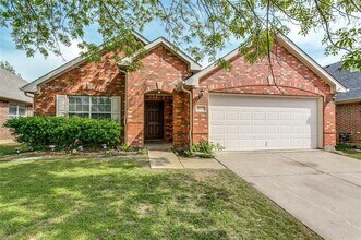 Building Photo - 815 Creekside Dr