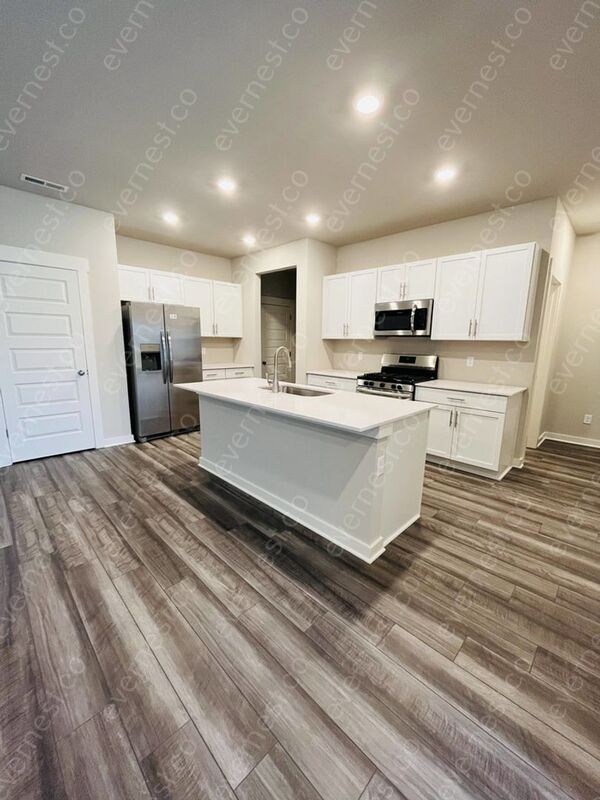 Building Photo - 513 Torrey Pines Ln