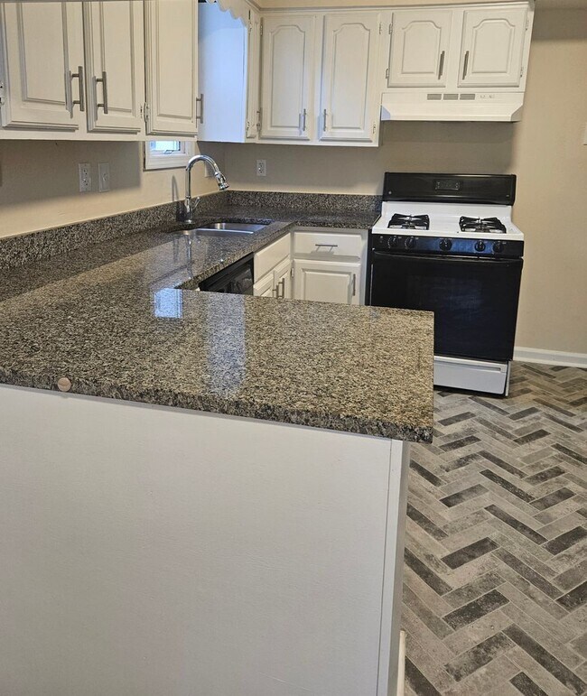 Foto del edificio - 505-507-507 Russellwood Ave