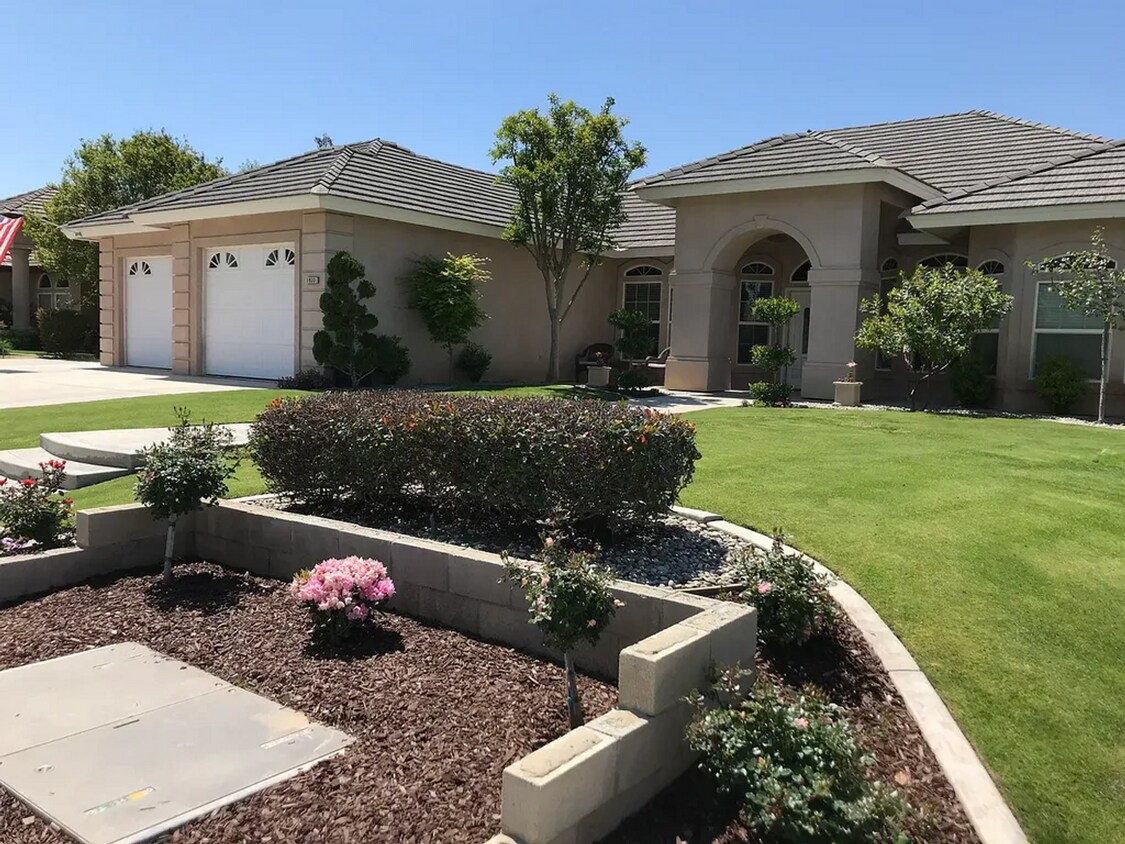 Foto principal - West Bakersfield Custom Home for Rent!