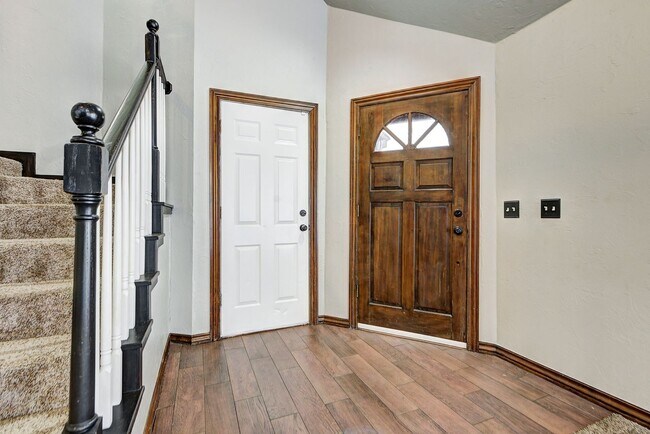 Foto del edificio - Charming 2 Bedroom / 2 Bathroom Home with Loft!