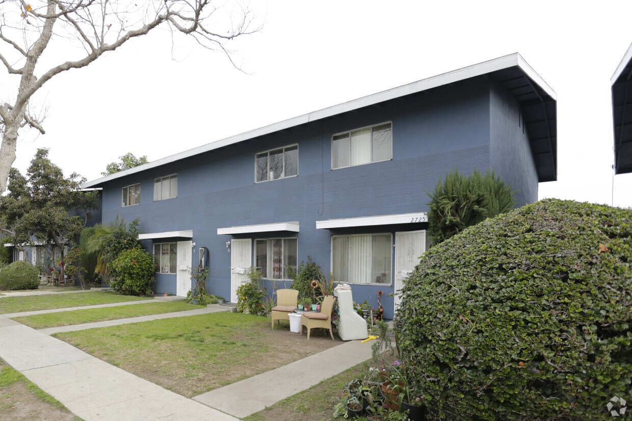 Foto principal - 2725 S Baker St