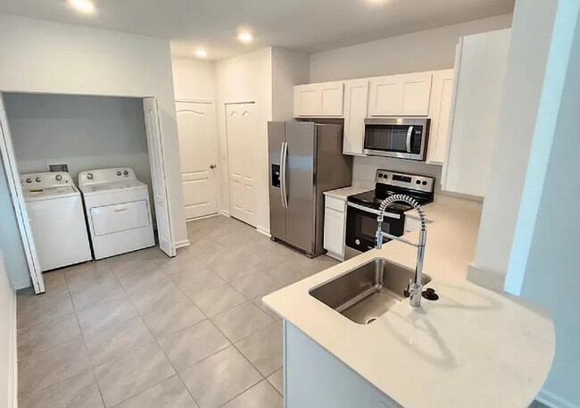 Foto del edificio - 79 Blue Hvn Rd