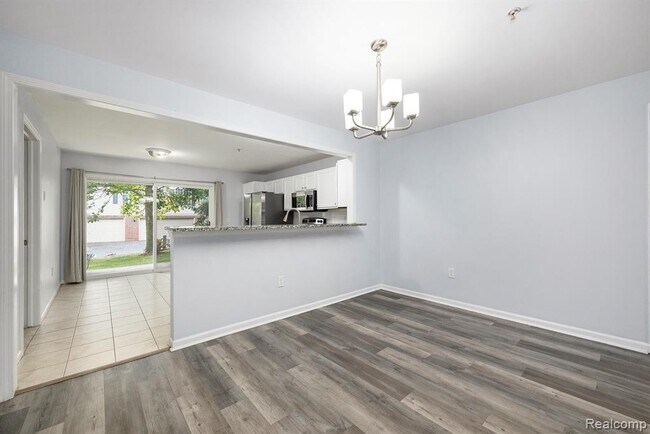 Foto del edificio - 28139 Carlton Way Dr