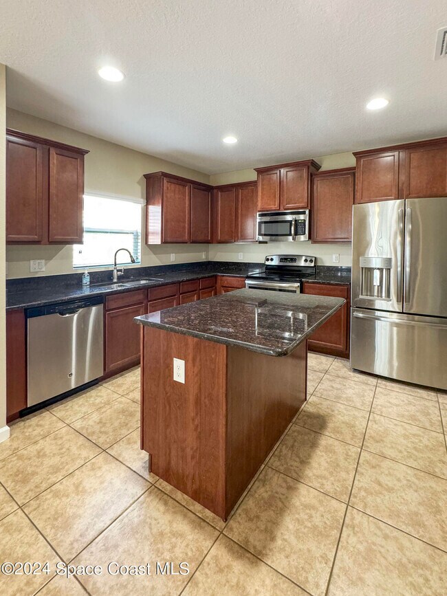 Building Photo - 2580 Snapdragon Dr NW