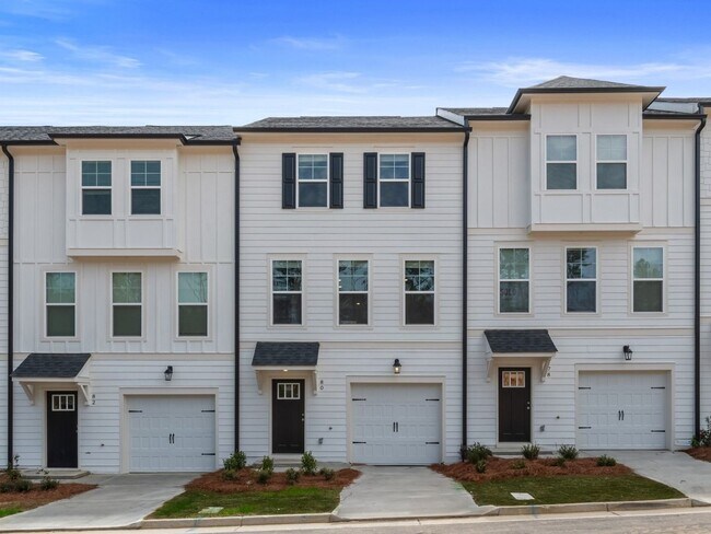 Building Photo - New 4 Bedroom Townhome in Atlanta - FIRST ...