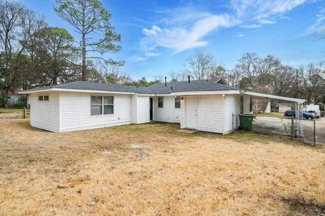 Foto del edificio - 1216 Beechdale Rd