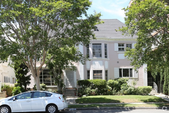 Building Photo - 233 S Spalding Dr