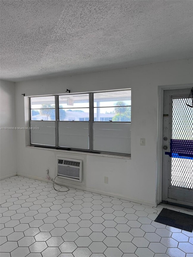 Building Photo - 89 Berkshire D