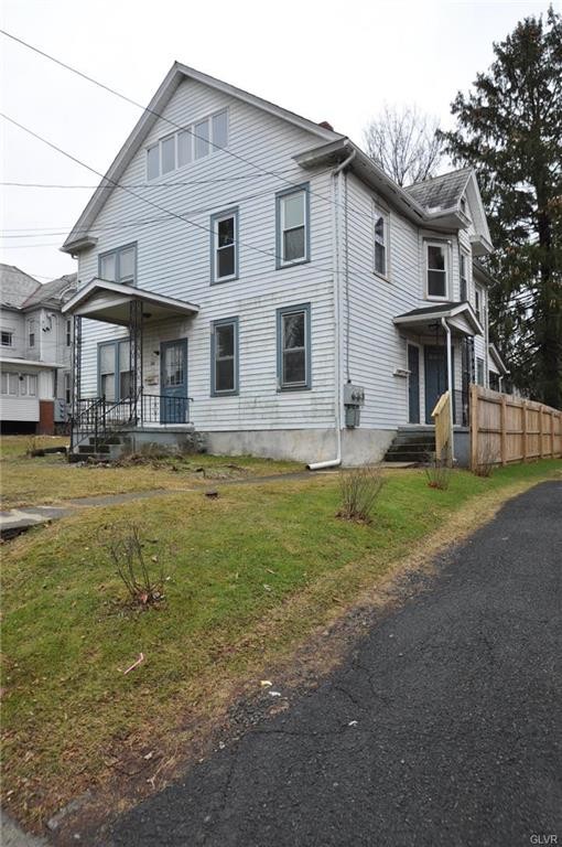 Primary Photo - 123 Ridgeway St