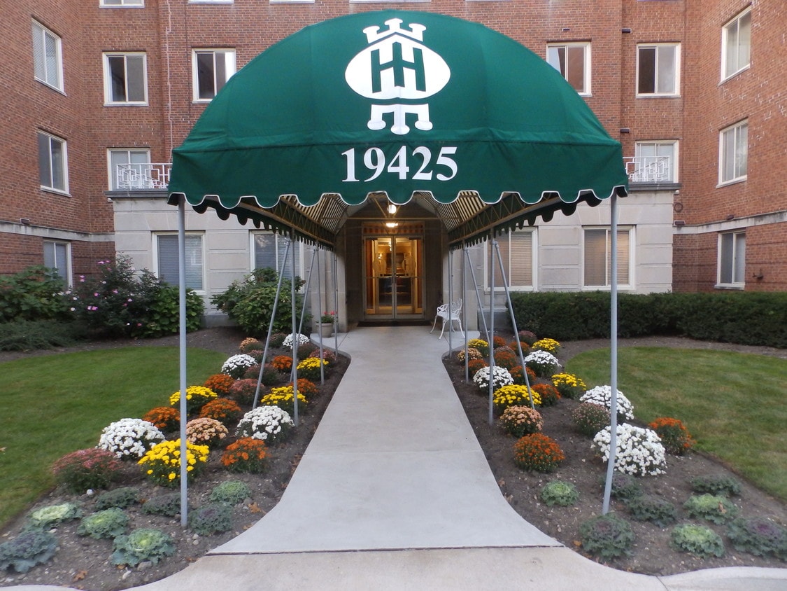 19425 Van Aken Blvd, Shaker Heights, OH 44122 Condo for Rent in