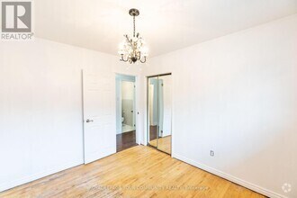 Building Photo - 32 Marbury Crescent