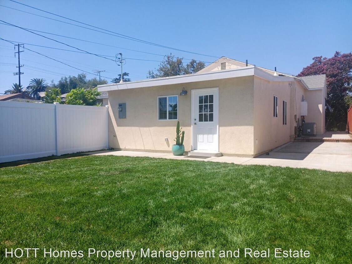 1 br, 1 bath House 714 E J street Unit B House Rental in Ontario