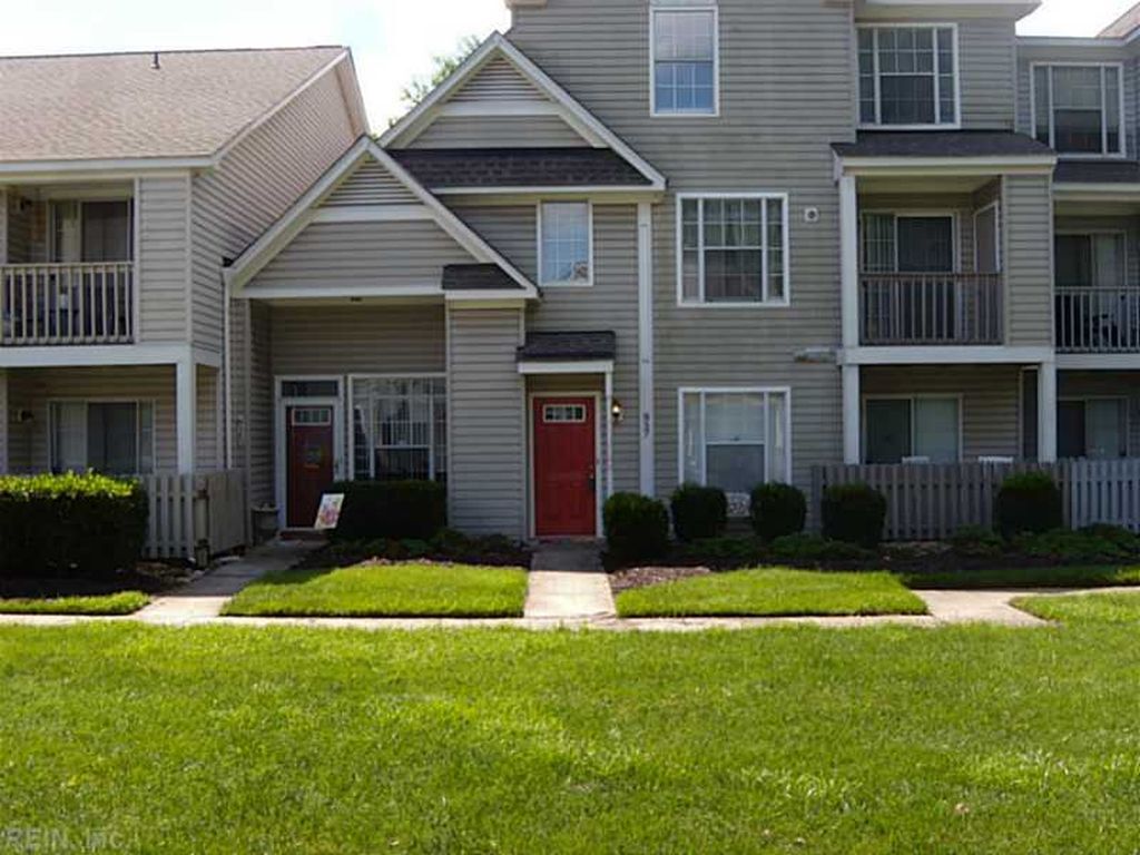 Primary Photo - 860 Whistling Swan Dr