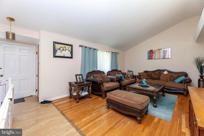 Foto del edificio - 10883 Lockwood Dr