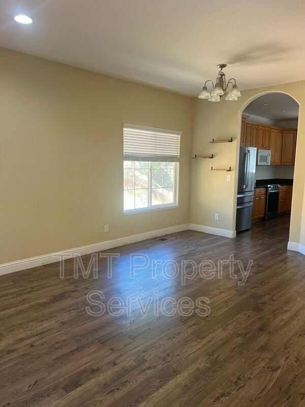 Building Photo - 3479 Hanley Dr