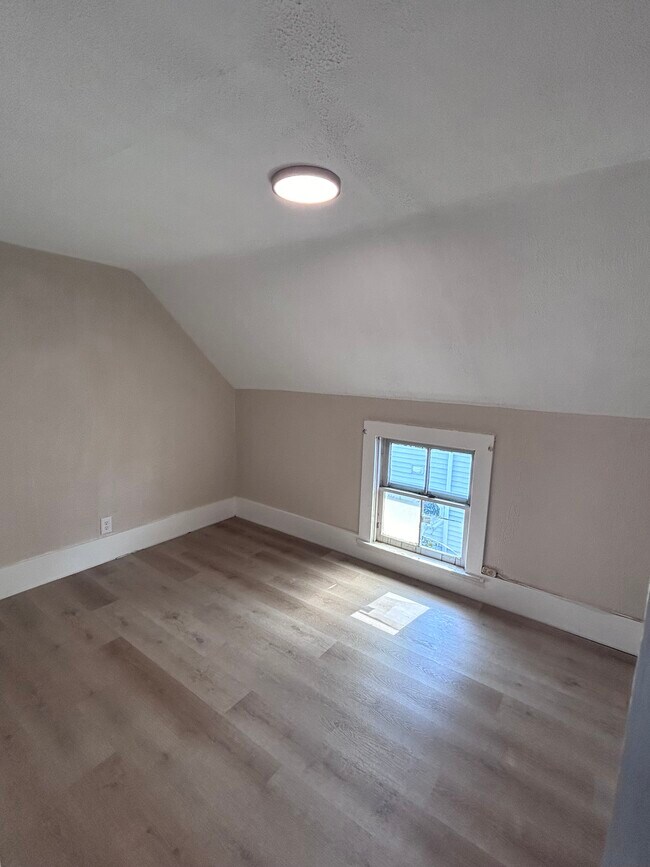 Foto del edificio - 819 W 27th St