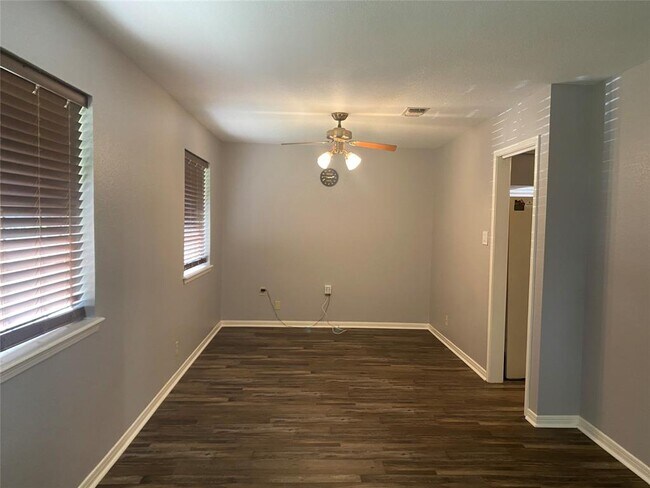 Building Photo - 124 Tamarisk Trail