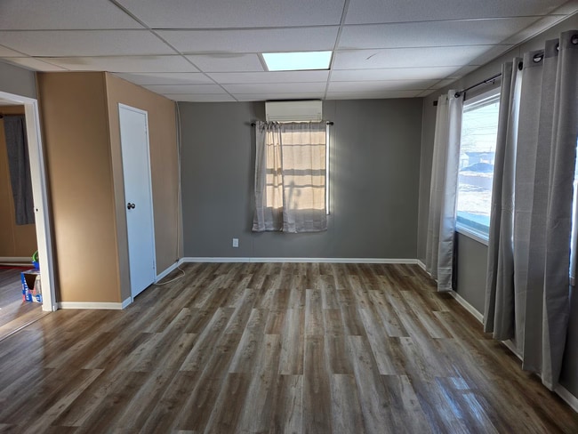 Building Photo - 1331 W 22nd St